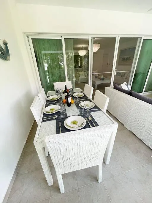 Charming 2 Bedroom Apartment With Pool بونتا كانا